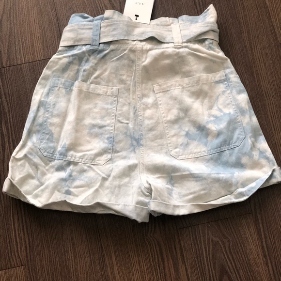 A.L.C. Davidson linen blend belted short by ALC SZ 4 Reg. $325.00 USD - Picture 4 of 5